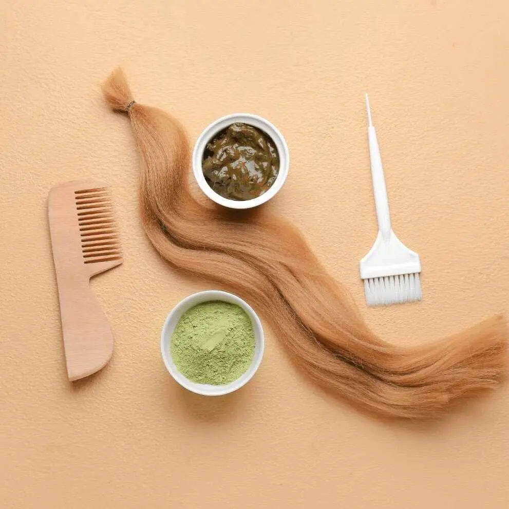 Ingredienti e strumenti per tinte vegetali contro capelli bianchi