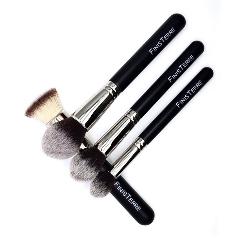 Jeu De Brosses À Votre Visage Finis Terre Brosses et Accessoires   Disponible sur Yumibio.com