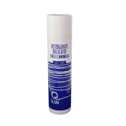 Cleansing Balancing red Currant and Chamomile Quantic Licium Bathroom and shower  Available on Yumibio.com