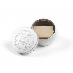Nettoyant solide exfoliant et doux pour le visage Alkemilla Les détergents   Disponible sur Yumibio.com