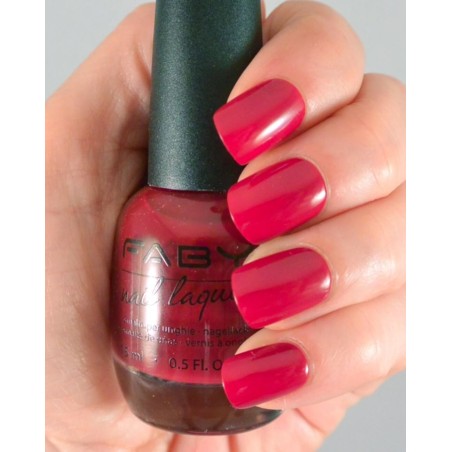 Émail Rouge Carmin-Rouge La Nuit... Faby Nails Les émaux   Disponible sur Yumibio.com