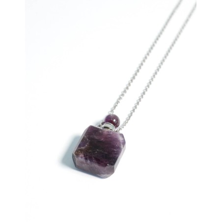 Aromatherapy Necklace - Amethyst Olfattiva Aromatherapy and Fragrances  Available on Yumibio.com