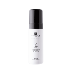 Mousse modelant et revitalisant les cheveux bouclés Eterea Cosmesi Style   Disponible sur Yumibio.com