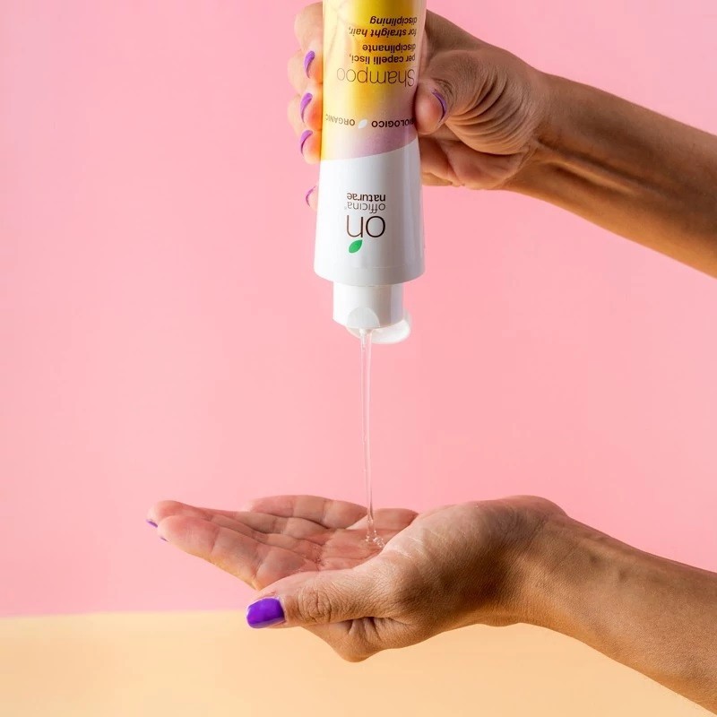 Disciplining Shampoo for Straight Hair Officina Naturae Shampoo bio straight hair  Available on Yumibio.com