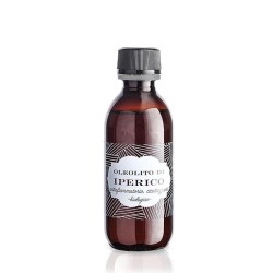 Hypericum Oleolite Softening and Protective Officina Naturae Oils and Macerated  Available on Yumibio.com