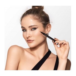 Purobio  Eyeliner On Fleek Brush Pen  Kajal e eyeliner