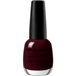 Vernis Rouge Foncé / Rouge Foncé Faby Nails Les émaux   Disponible sur Yumibio.com