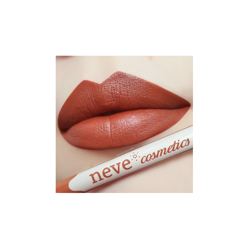 Le Crayon À Lèvres À La Rouille De La Confusion Neve Cosmetics Les lèvres   Disponible sur Yumibio.com