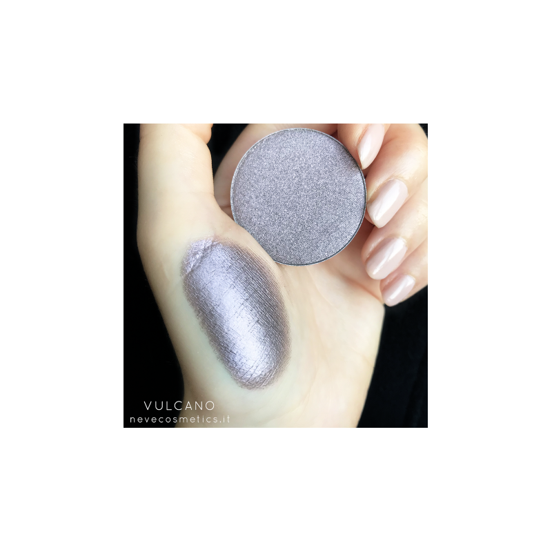 Fard à paupières dans une cosse-Grey Shimmer - Volcan Neve Cosmetics Les fards à paupières   Disponible sur Yumibio.com