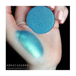 Eyeshadow Duochrome Blue Green - Abracadabra Neve Cosmetics Eyeshadows  Available on Yumibio.com