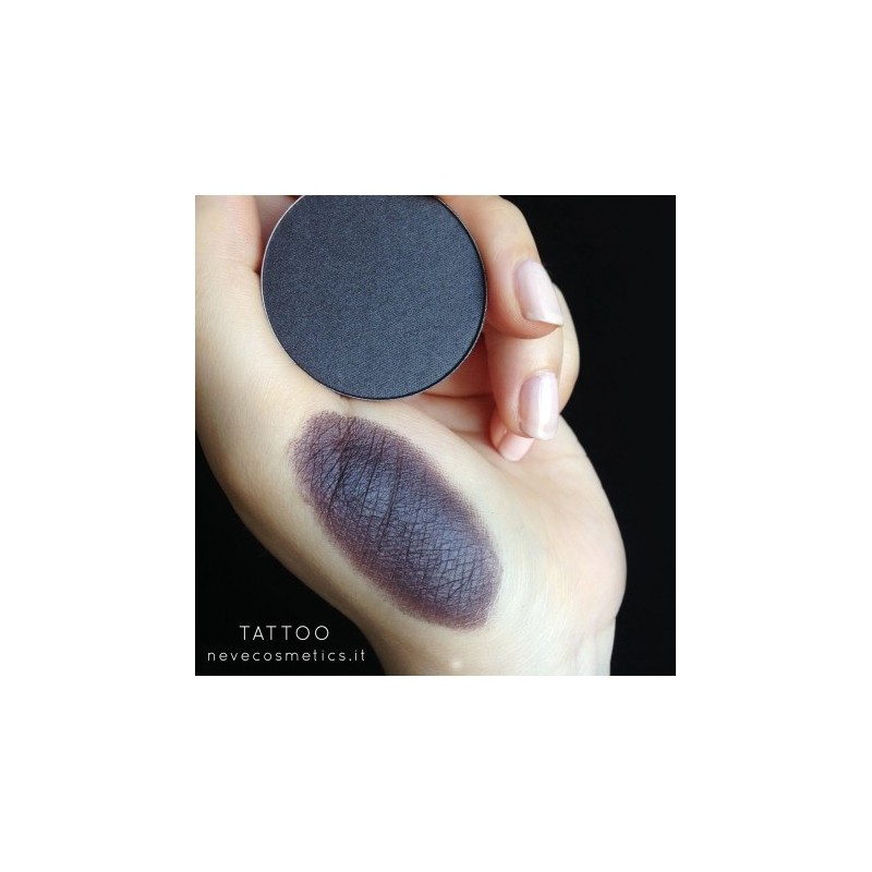 L'Ombre À Paupières Gris-Violet - Tatouage Neve Cosmetics Les fards à paupières   Disponible sur Yumibio.com