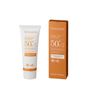 Crema viso solare SPF 50 + – Con Antiox Botanical Complex - Bioearth