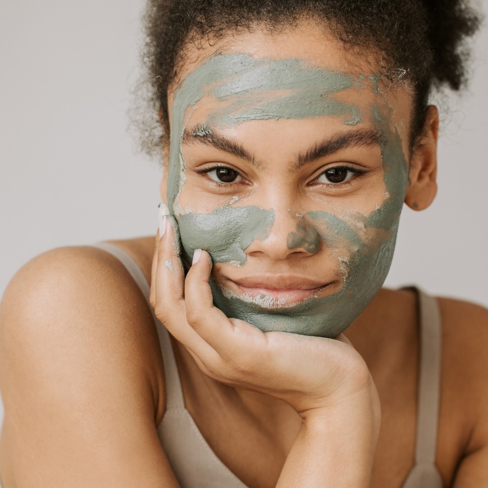 Skin Gritting: pulizia profonda del viso con olio e argilla